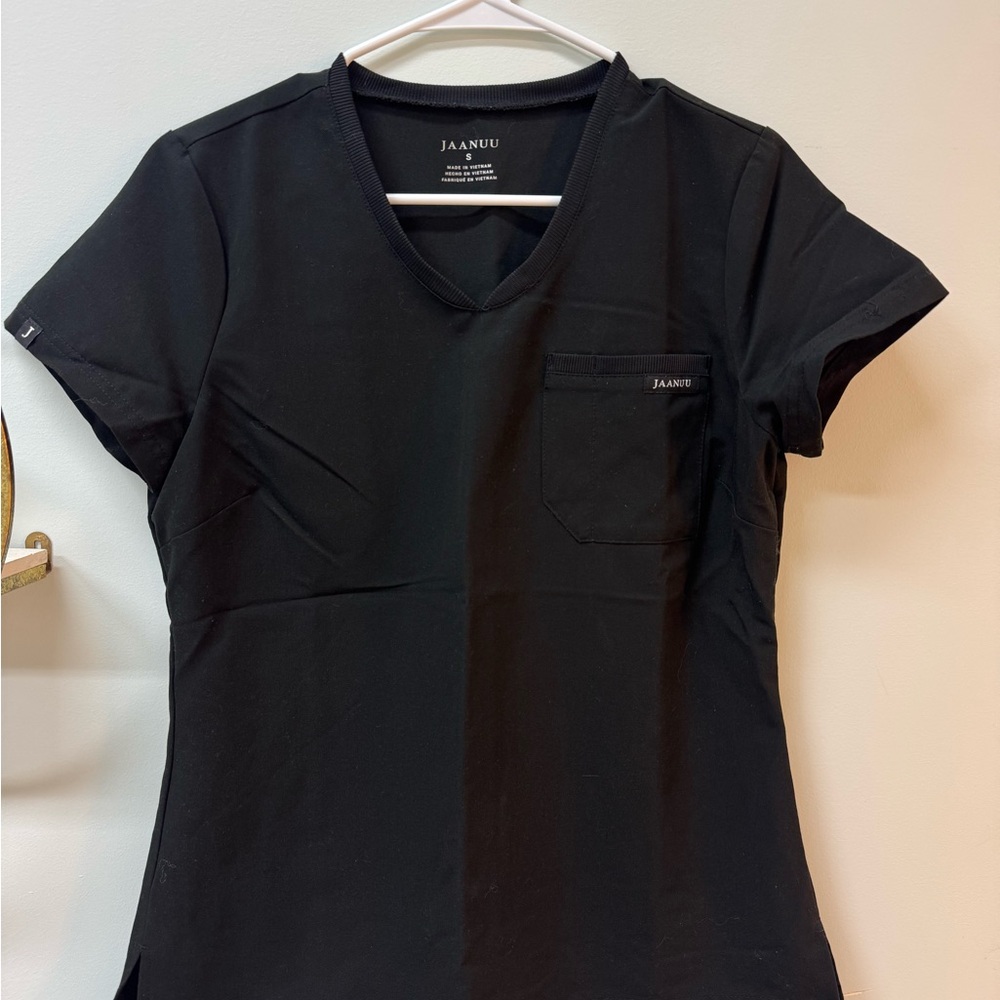 Jaanuu Women's Scrub Set